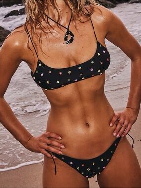 NEW IT'S NOW COOL The Crop Bikini Set In Wonderwall | Small